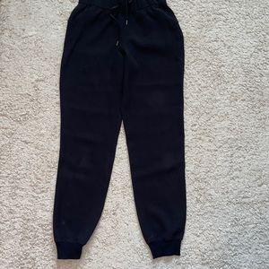 Lulu Lemon on the fly (non stretch) joggers